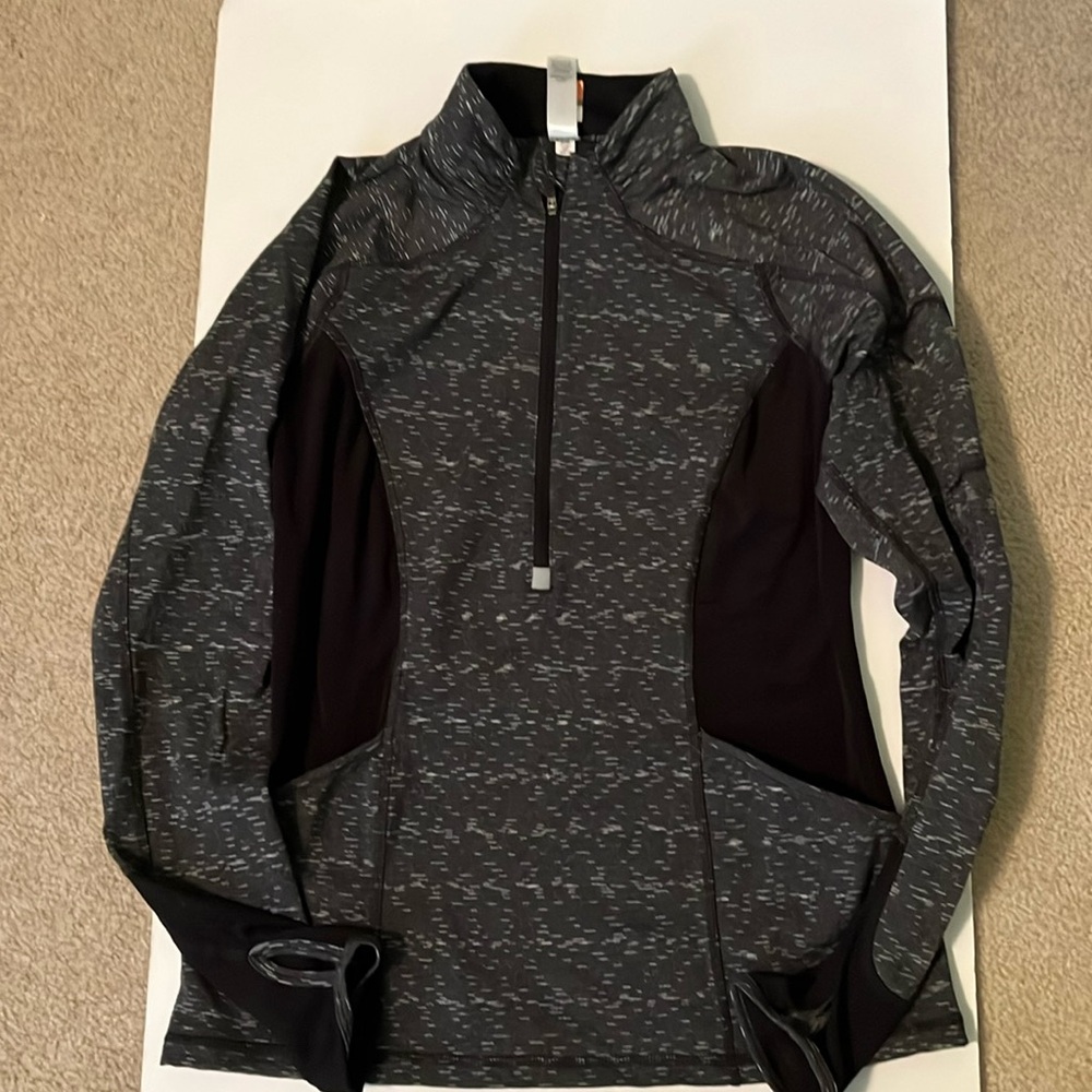 Lucy pullover- Size Medium